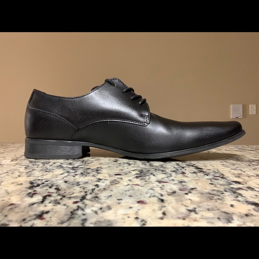 Calvin Klein Men’s Black Leather Shoes 9.5